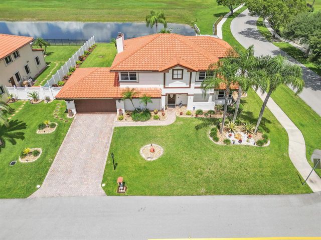 6431 Olde Moat Way, Davie, FL 33331