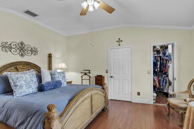 6431 Olde Moat Way, Davie, FL 33331