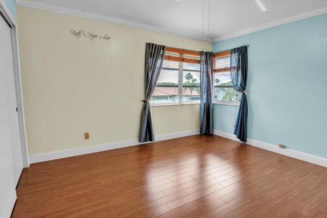 6431 Olde Moat Way, Davie, FL 33331