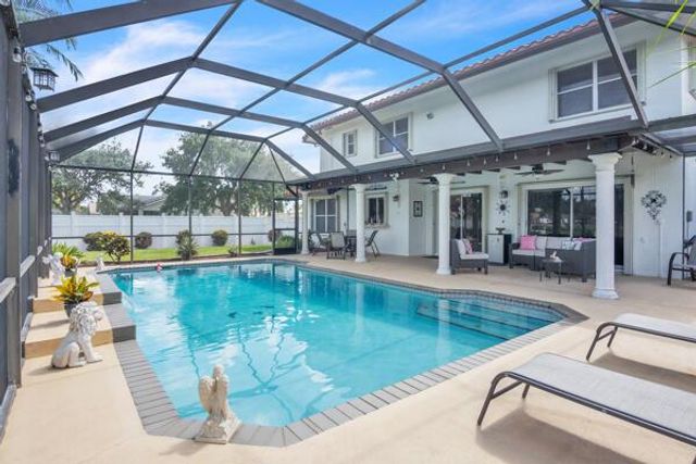 6431 Olde Moat Way, Davie, FL 33331