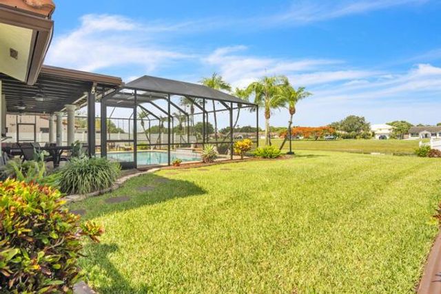 6431 Olde Moat Way, Davie, FL 33331