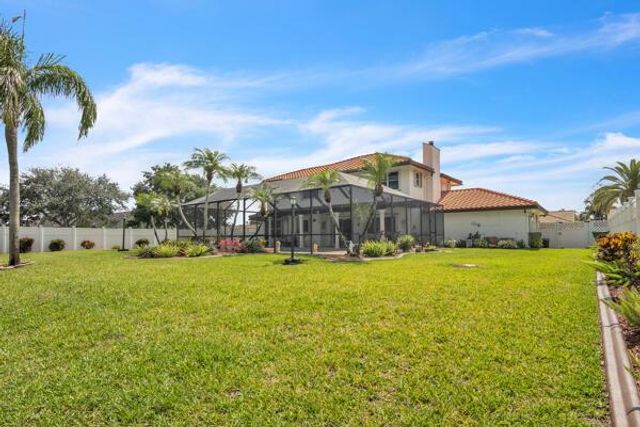 6431 Olde Moat Way, Davie, FL 33331