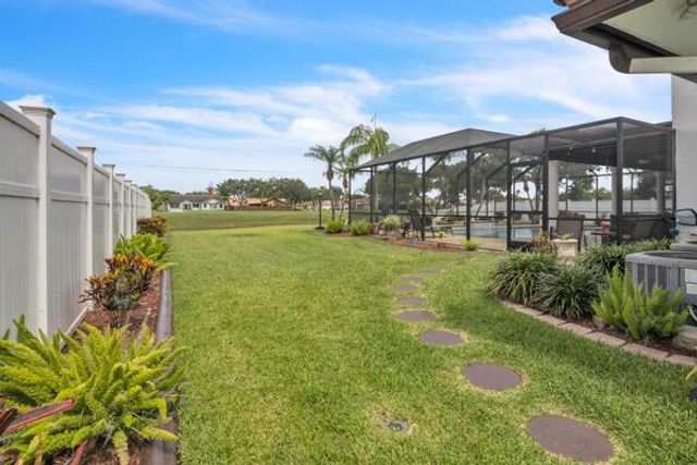 6431 Olde Moat Way, Davie, FL 33331
