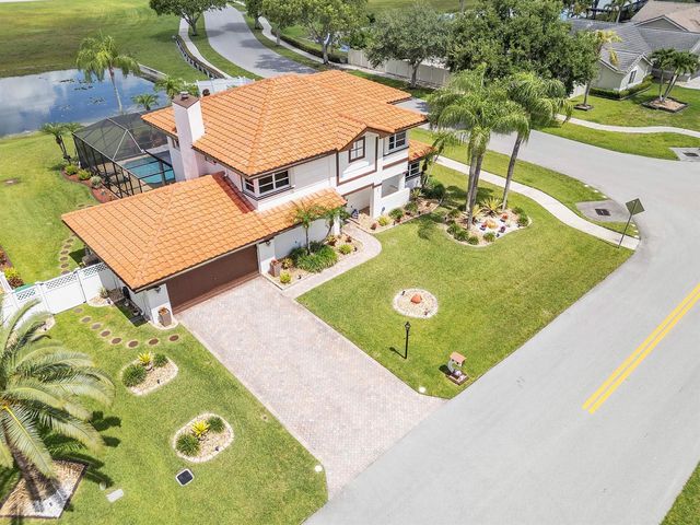 6431 Olde Moat Way, Davie, FL 33331