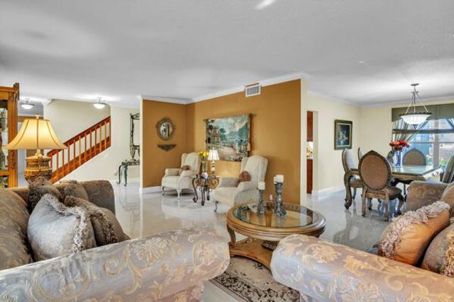 6431 Olde Moat Way, Davie, FL 33331