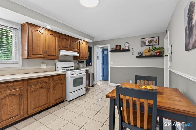 20 West End Avenue, Branford, CT 06405