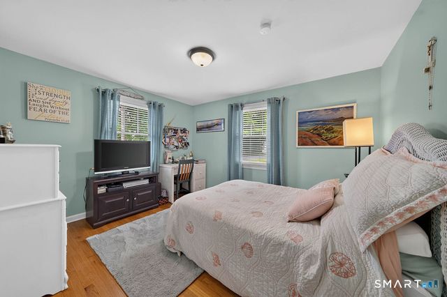 20 West End Avenue, Branford, CT 06405