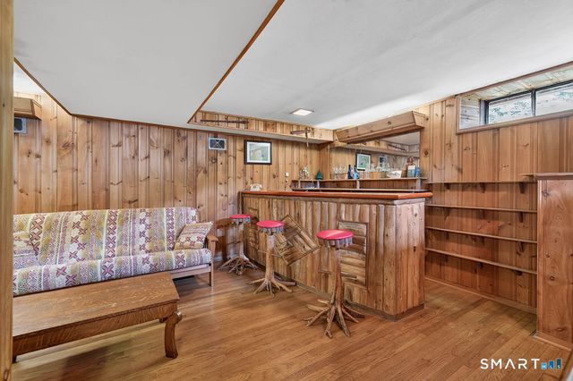 20 West End Avenue, Branford, CT 06405