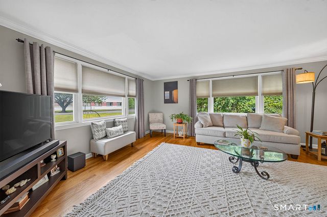 20 West End Avenue, Branford, CT 06405
