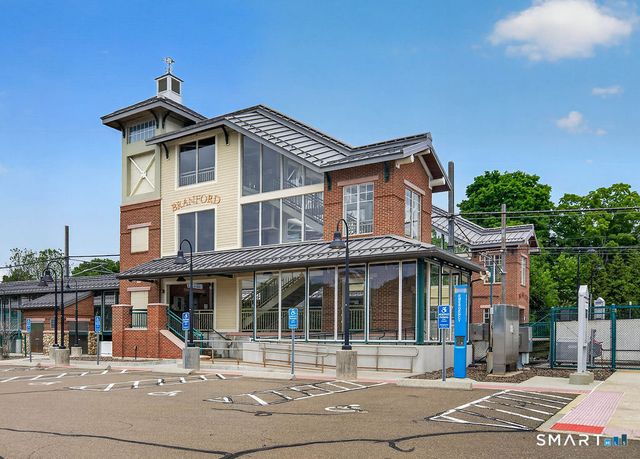 20 West End Avenue, Branford, CT 06405