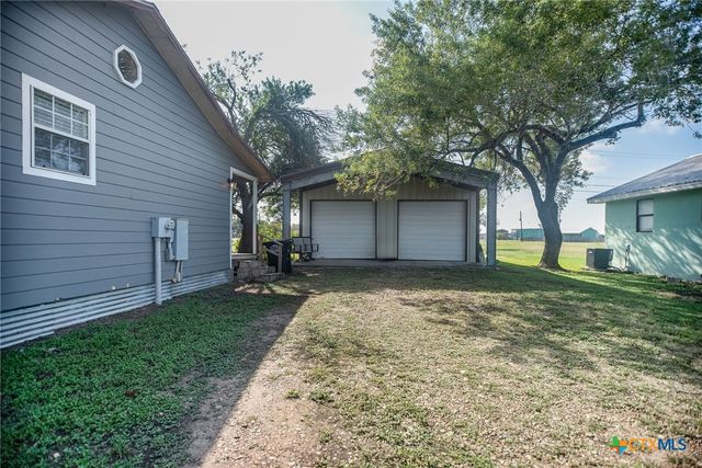 21 Mollnar Drive, Palacios, TX 77465