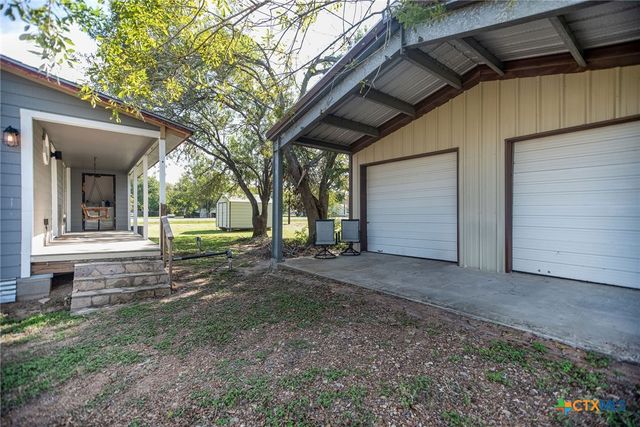 21 Mollnar Drive, Palacios, TX 77465