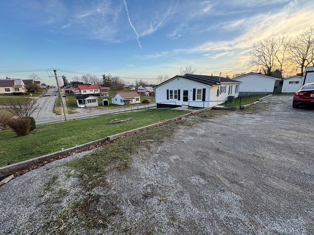 427 Foxspring Avenue, Flemingsburg, KY 41041