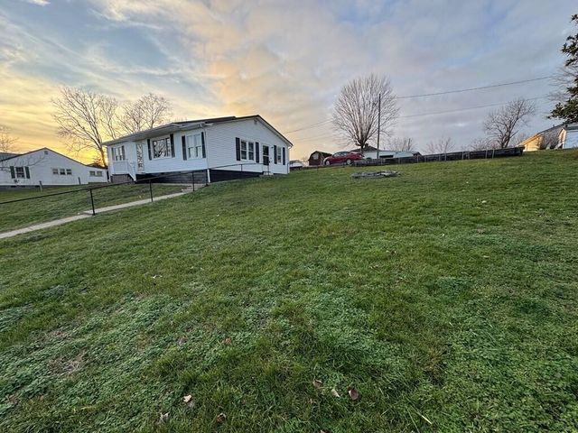 427 Foxspring Avenue, Flemingsburg, KY 41041