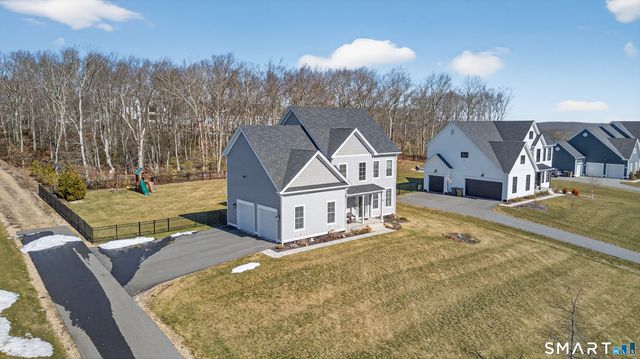 4 Arbor Crossing, East Lyme, CT 06333