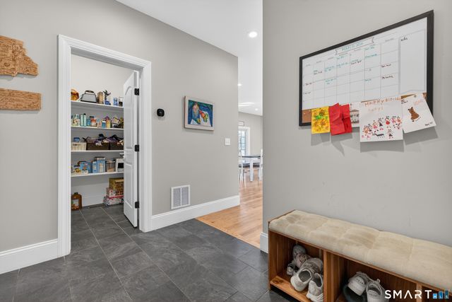 4 Arbor Crossing, East Lyme, CT 06333