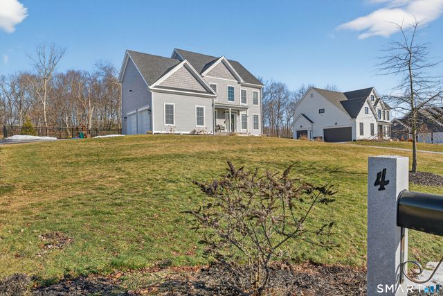 4 Arbor Crossing, East Lyme, CT 06333