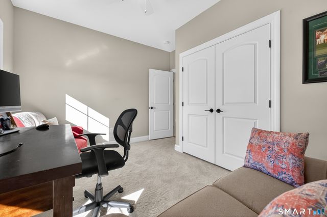 4 Arbor Crossing, East Lyme, CT 06333