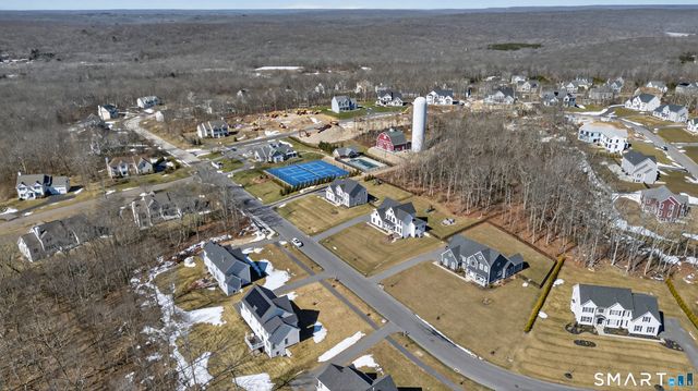 4 Arbor Crossing, East Lyme, CT 06333