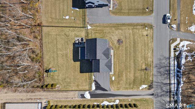 4 Arbor Crossing, East Lyme, CT 06333