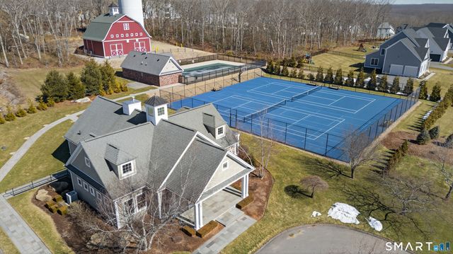 4 Arbor Crossing, East Lyme, CT 06333