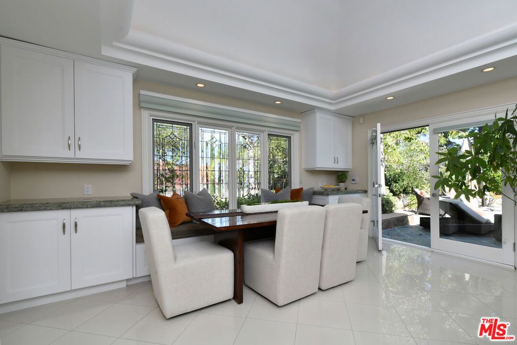 Image 17 of property listing at 3848 Alonzo Avenue, Encino, CA 91316