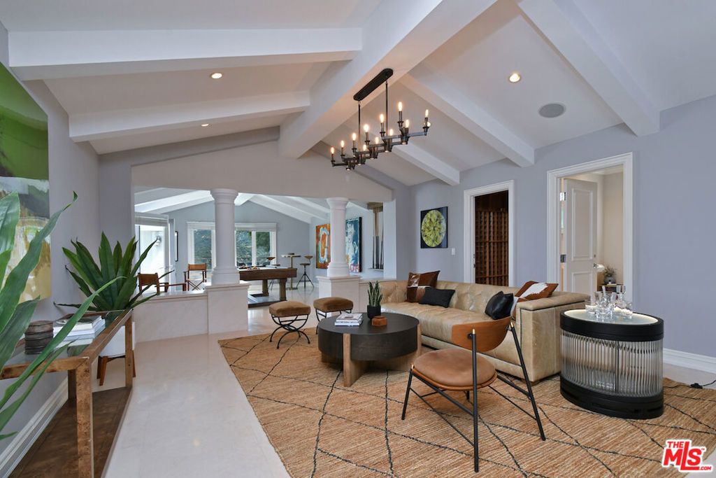 Image 21 of property listing at 3848 Alonzo Avenue, Encino, CA 91316