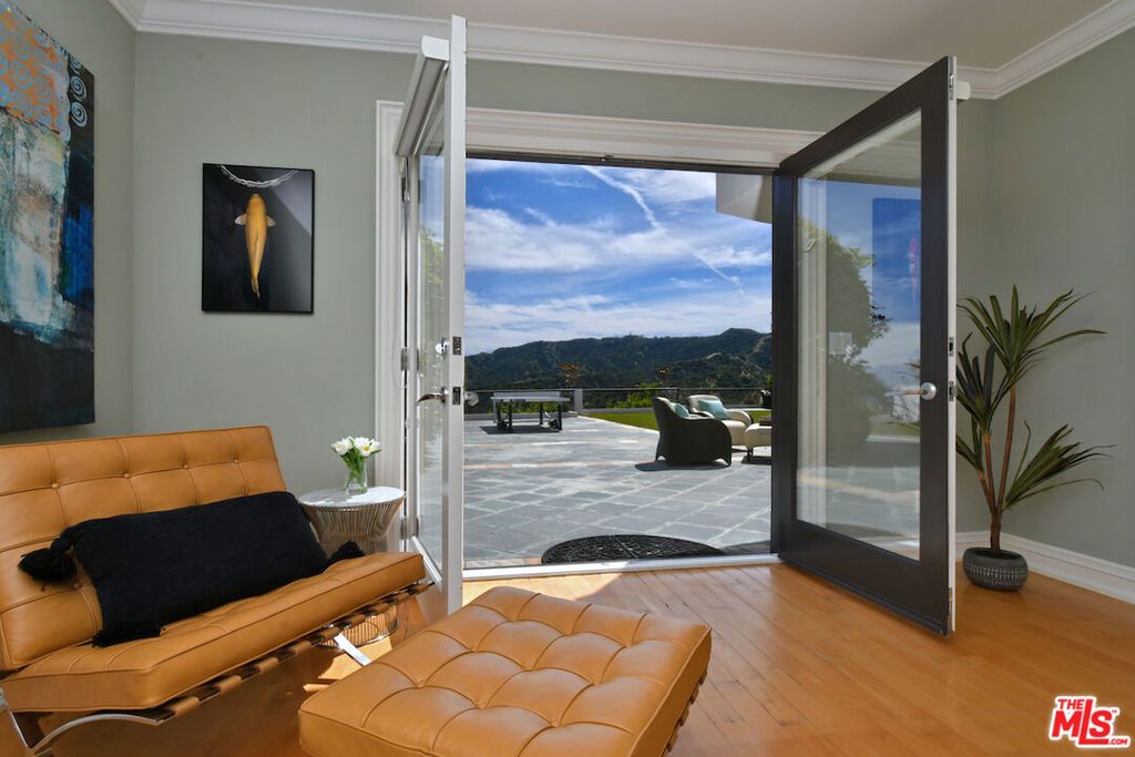 Image 27 of property listing at 3848 Alonzo Avenue, Encino, CA 91316