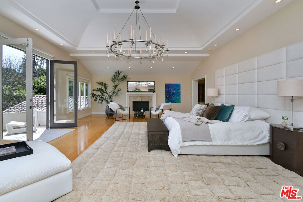 Image 36 of property listing at 3848 Alonzo Avenue, Encino, CA 91316