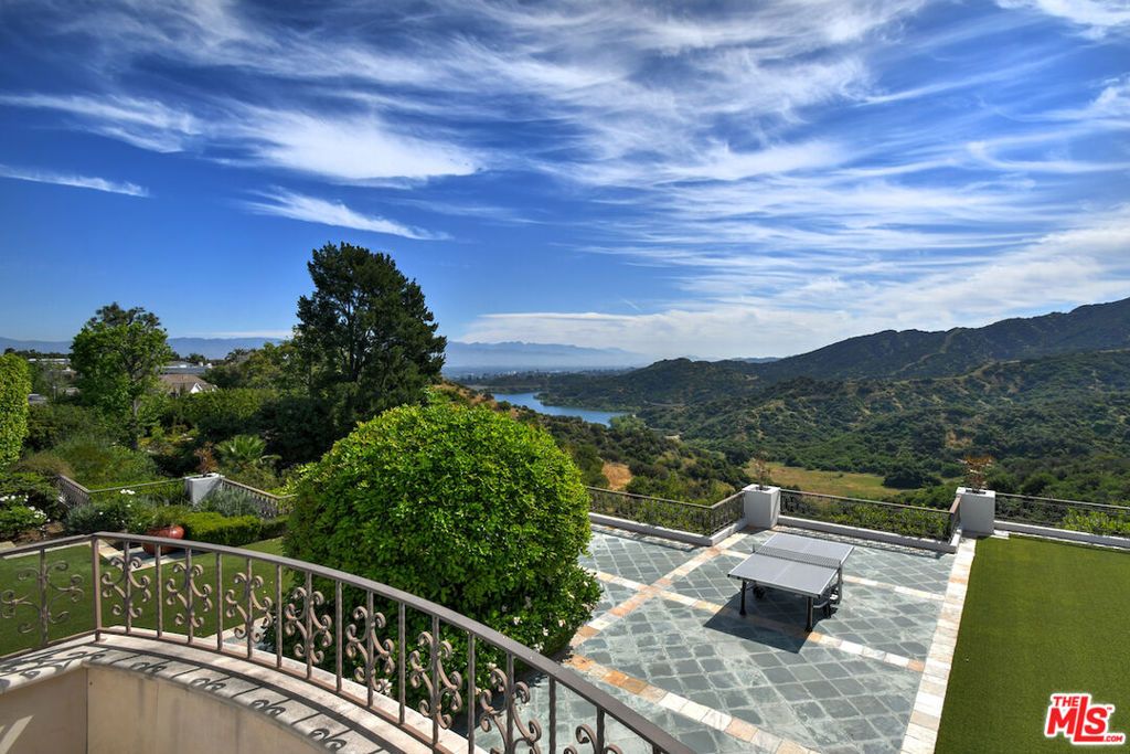 Image 46 of property listing at 3848 Alonzo Avenue, Encino, CA 91316