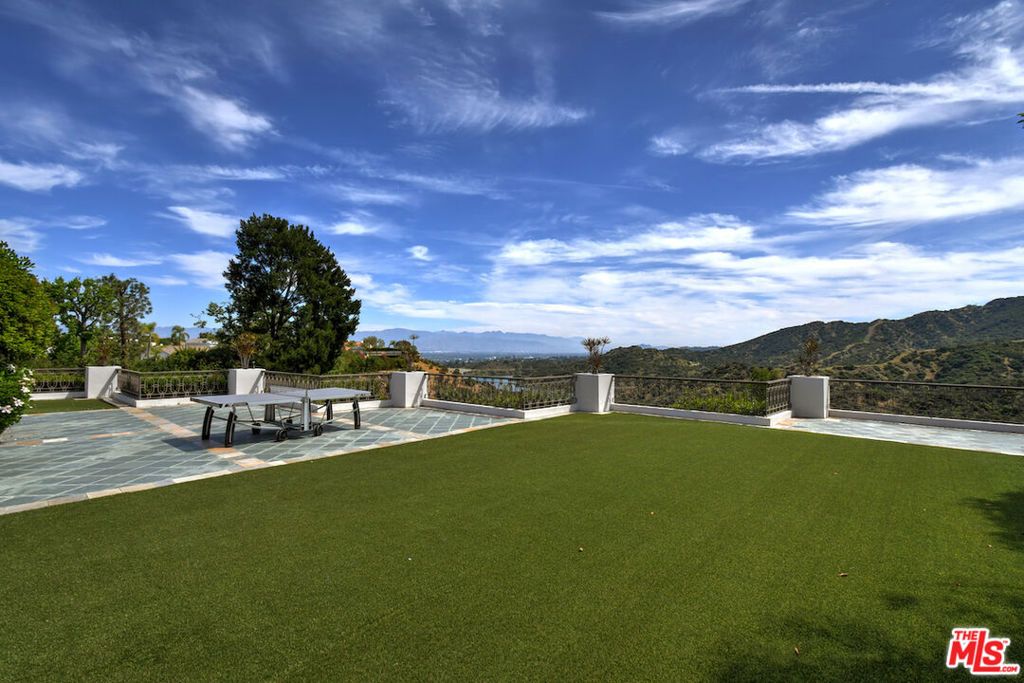 Image 51 of property listing at 3848 Alonzo Avenue, Encino, CA 91316