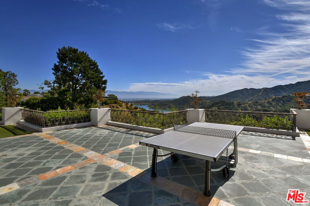 Image 52 of property listing at 3848 Alonzo Avenue, Encino, CA 91316