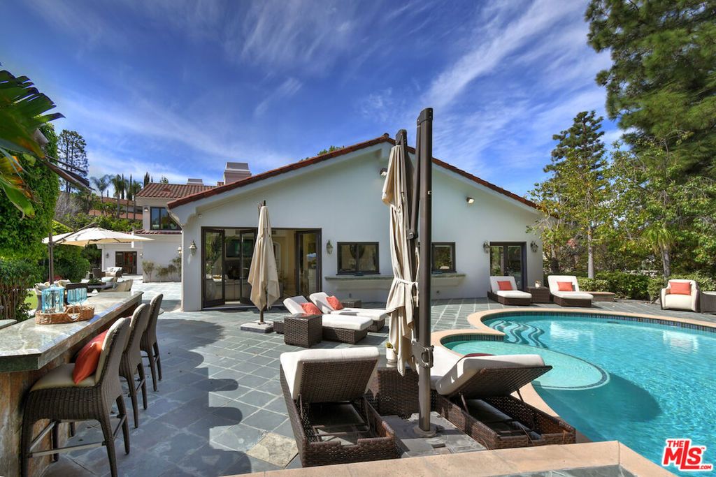 Image 65 of property listing at 3848 Alonzo Avenue, Encino, CA 91316