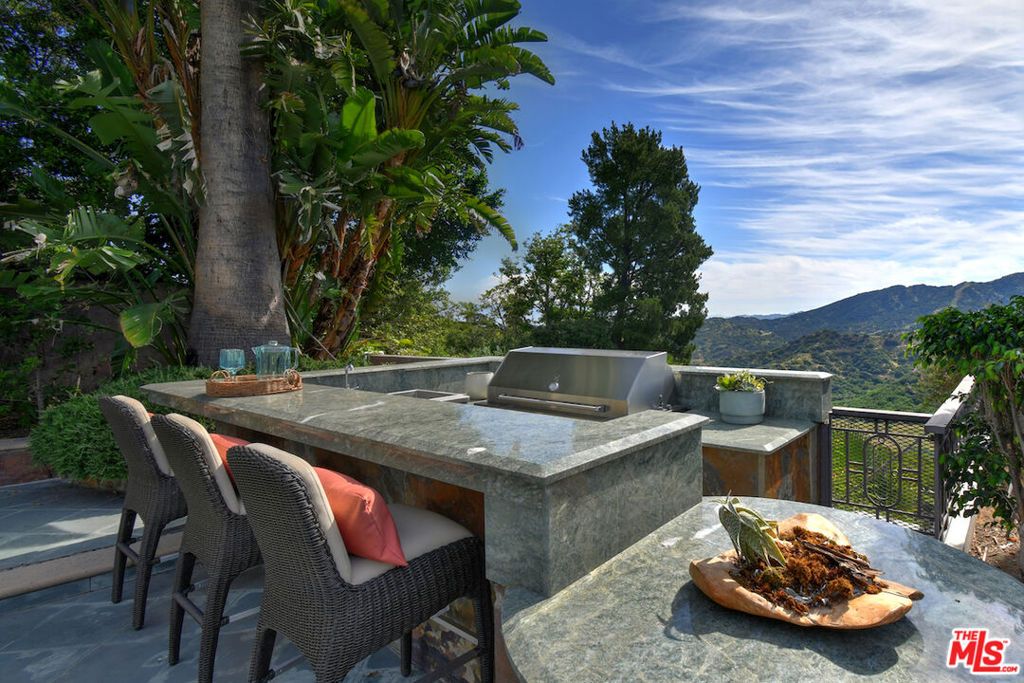 Image 66 of property listing at 3848 Alonzo Avenue, Encino, CA 91316