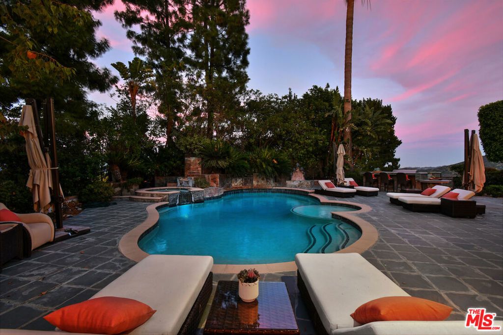 Image 67 of property listing at 3848 Alonzo Avenue, Encino, CA 91316