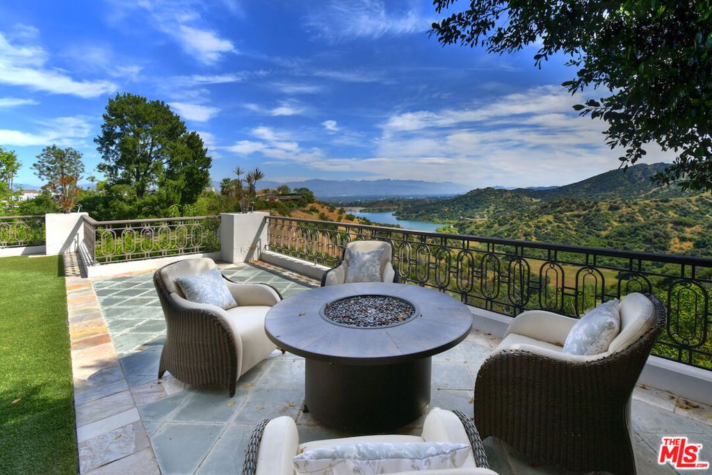 Image 69 of property listing at 3848 Alonzo Avenue, Encino, CA 91316