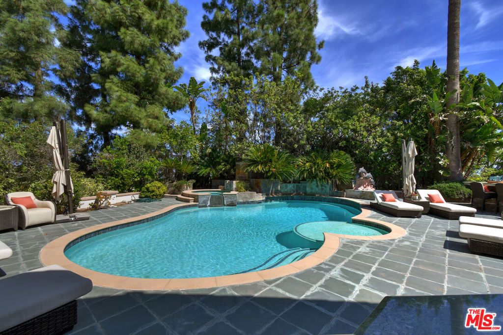 Image 70 of property listing at 3848 Alonzo Avenue, Encino, CA 91316