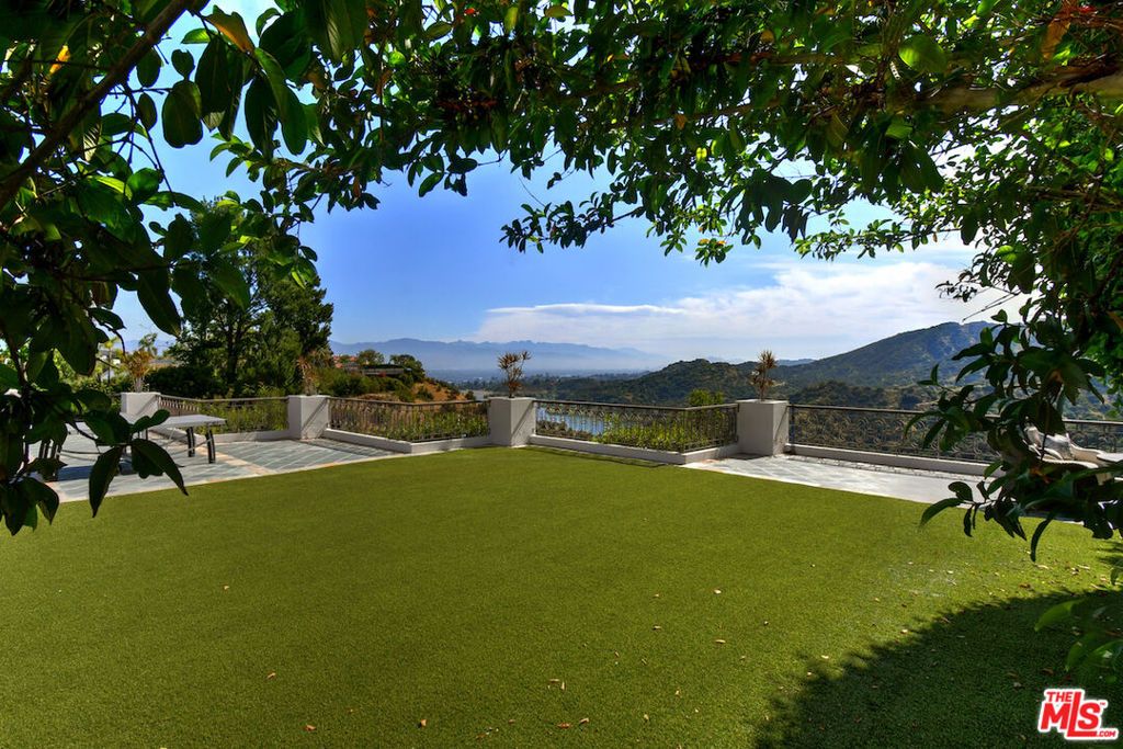 Image 72 of property listing at 3848 Alonzo Avenue, Encino, CA 91316