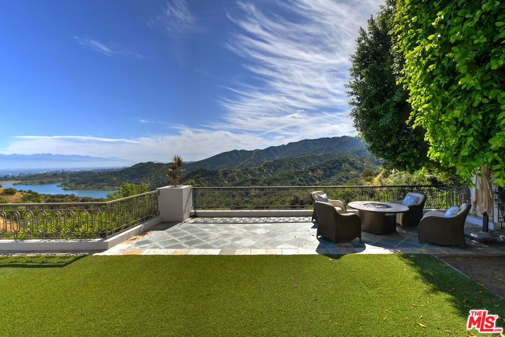 Image 74 of property listing at 3848 Alonzo Avenue, Encino, CA 91316