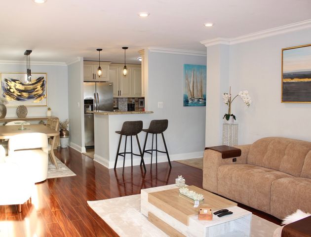 2201 S Highland Avenue 3G, Lombard, IL 60148