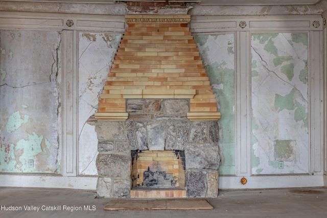 95 Bottling Works Road, Cragsmoor, NY 12420