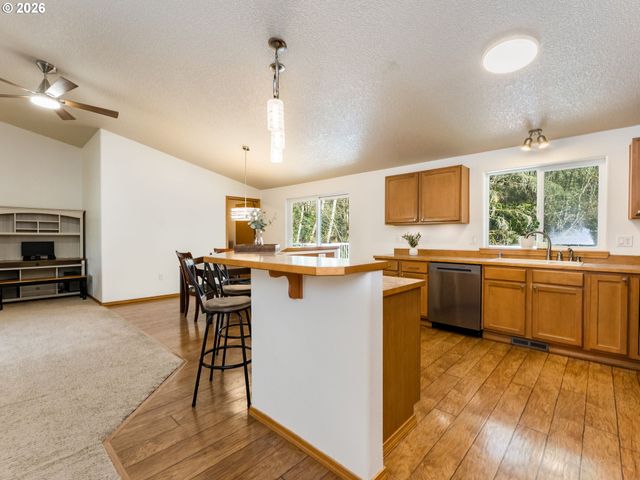 2683 GREEN MOUNTAIN Rd, Kalama, WA 98625