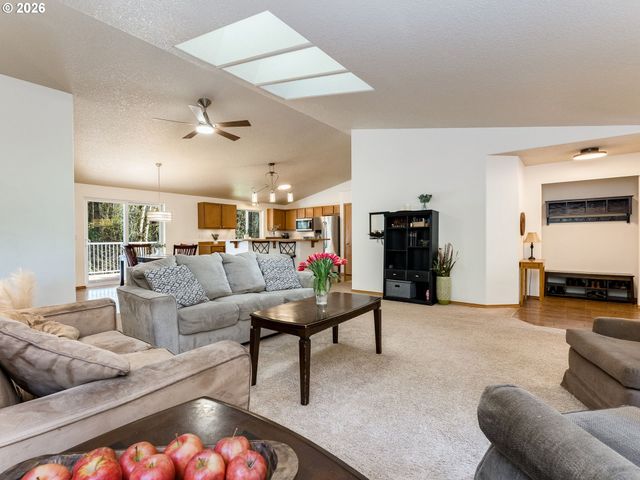 2683 GREEN MOUNTAIN Rd, Kalama, WA 98625