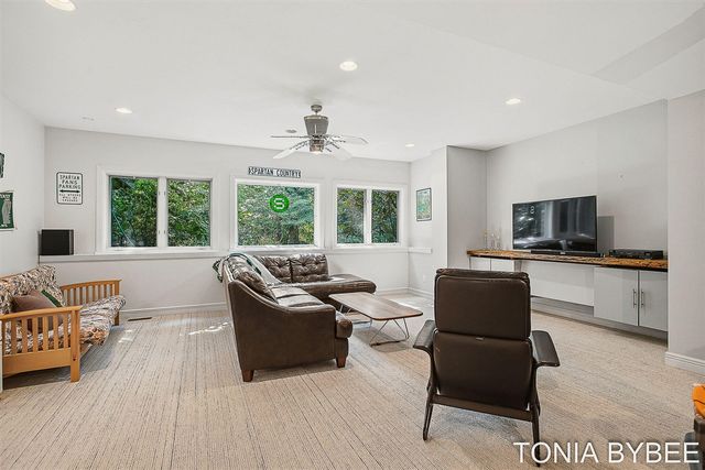 2302 Timberlee Drive, Holland, MI 49424