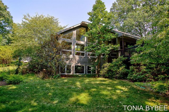 2302 Timberlee Drive, Holland, MI 49424