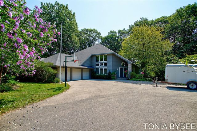 2302 Timberlee Drive, Holland, MI 49424