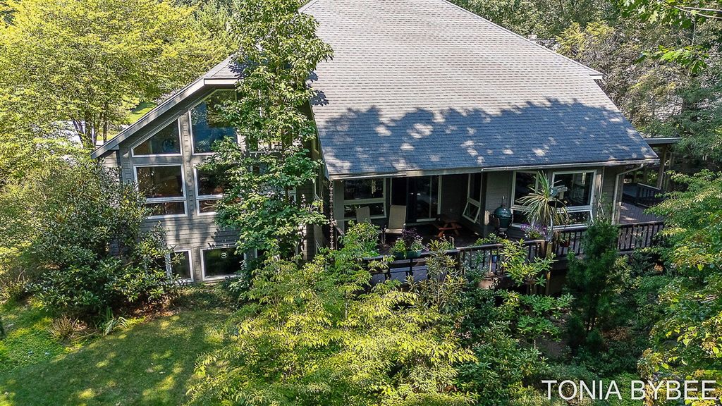 2302 Timberlee Drive, Holland, MI 49424