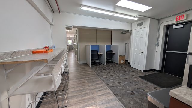 6216 Cermak Road, Berwyn, IL 60402