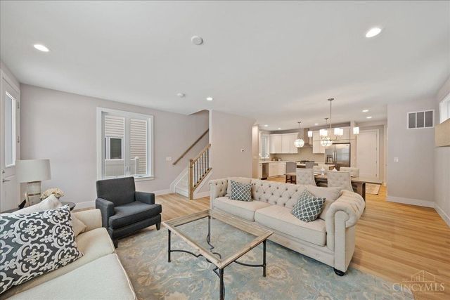 3121 Hackberry Street, Cincinnati, OH 45207