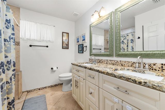 2156 NW 52 PLACE, Gainesville, FL 32605